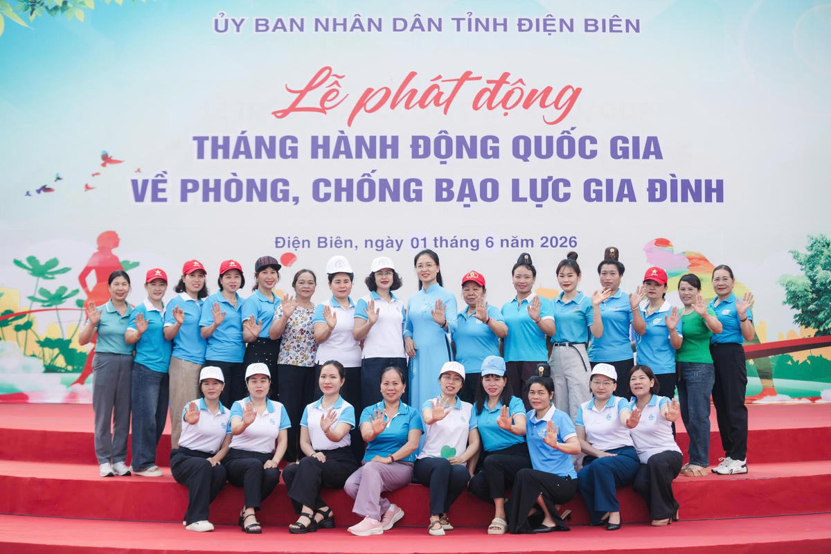 Các đại biểu tham gia, hưởng ứng Lễ phát động. Ảnh: VPĐB.