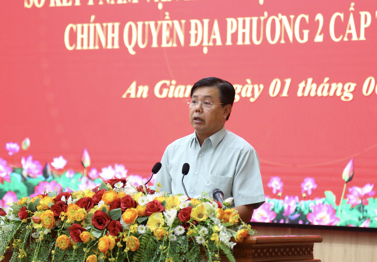 Ủy viên Ban Chấp hành Trung ương Đảng, Bí thư Tỉnh ủy An Giang Nguyễn Tiến Hải phát biểu tại hội nghị. Ảnh: Thanh Tiến