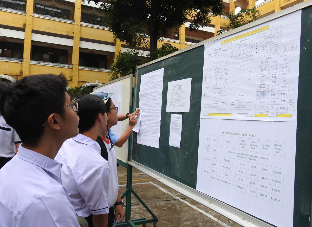 Hơn 151.000 thí sinh TP Hồ Chí Minh bước vào môn thi đầu tiên
