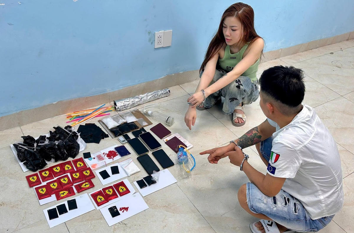 Các đối tượng cùng tang vật ma túy. Ảnh. CA Đà Nẵng.