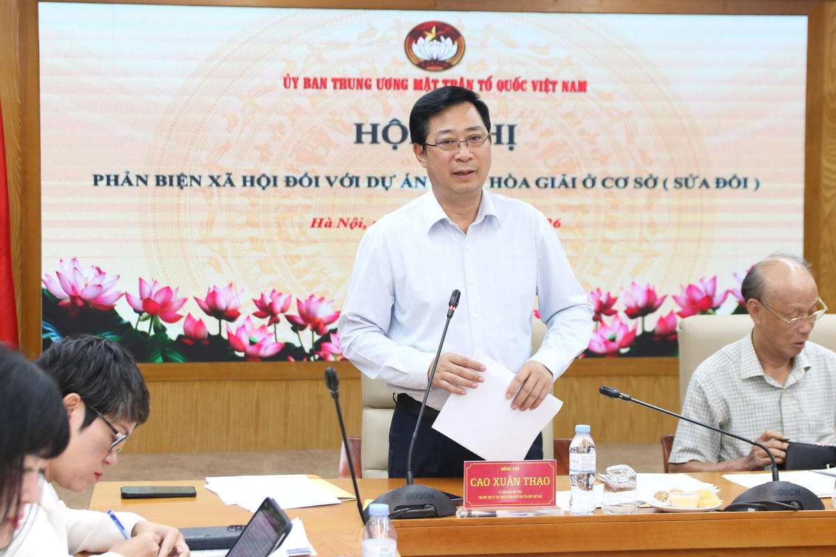 Phó Chủ tịch UBTƯ MTTQ Việt Nam Cao Xuân Thạo&nbsp;phát biểu tại Hội nghị.