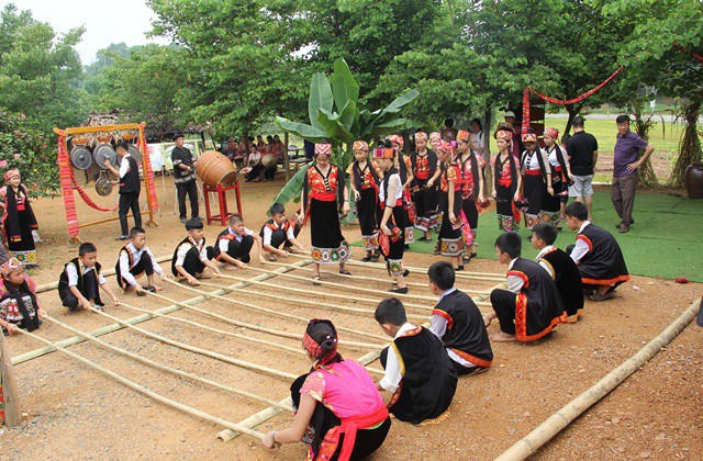 Ngày hội gia đình: Tôn vinh bản sắc văn hóa các dân tộc Việt Nam 