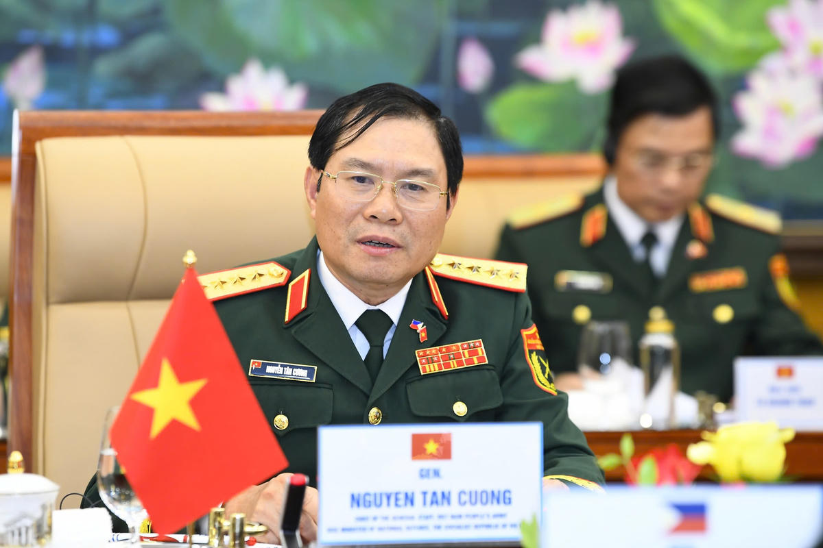 Đại tướng Nguyễn Tân Cương phát biểu tại hội đàm. Ảnh: Tuấn Huy