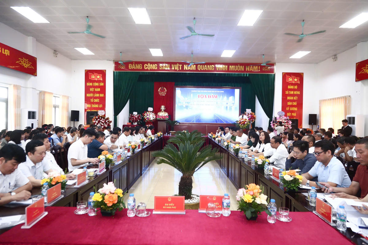 Toàn cảnh hội nghị.
