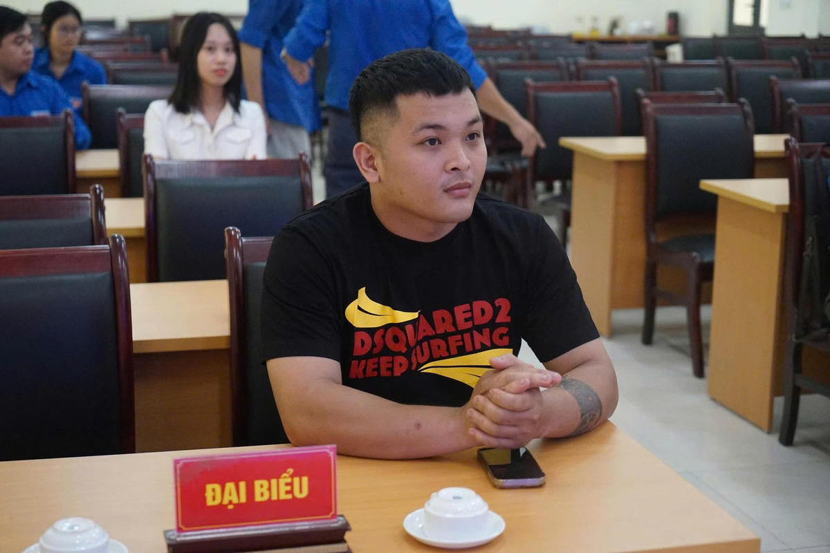 Anh Phạm Thế Huy Hoàng tại buổi lễ khen thưởng. Ảnh: TĐ.&nbsp;