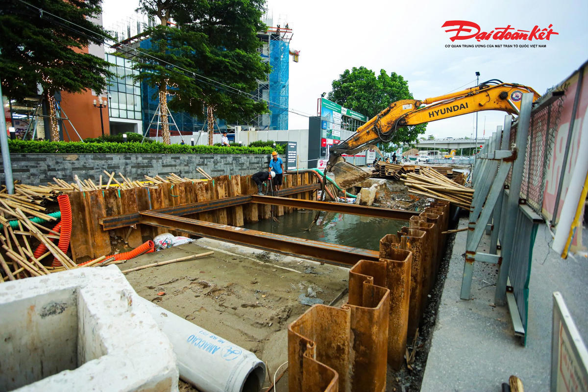 Sau 8 tháng thi công, hầm chui 750 tỷ đồng tại cửa ngõ phía Đông Hà Nội thi công thế nào?