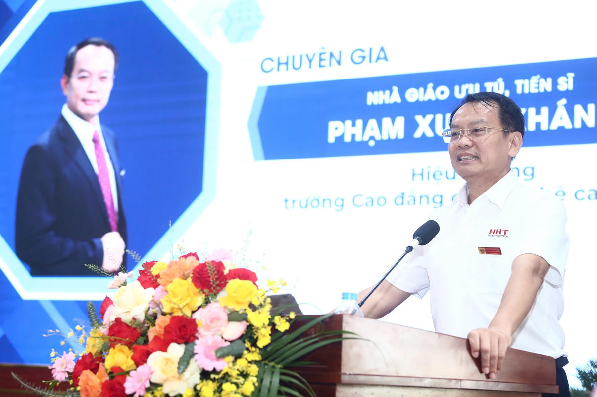 TS Phạm Xuân Khánh, Hiệu trưởng Trường Cao đẳng công nghệ cao Hà Nội phát biểu tại toạ đàm