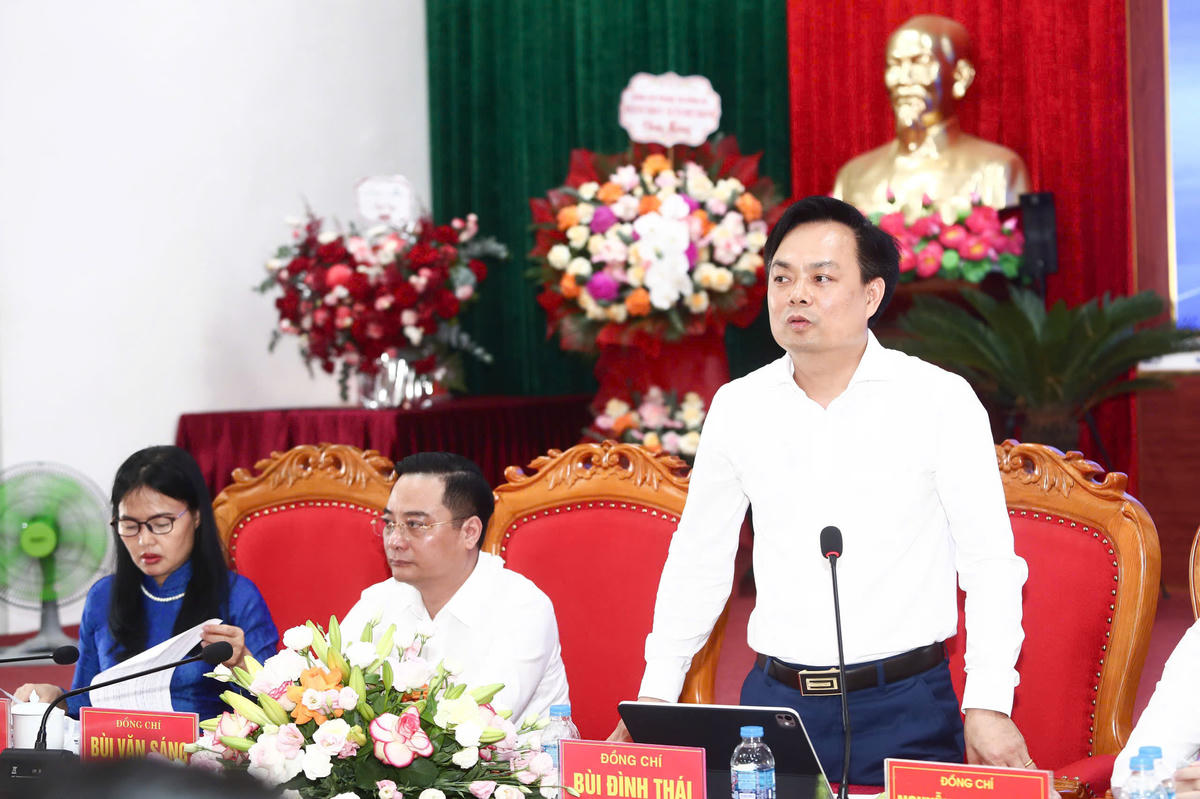 Quan điểm nhất quán của xã Tam Hưng là quá trình chuyển đổi không được tạo ra áp lực xã hội mà phải trở thành cơ hội để người dân nâng cao kỹ năng lao động, tiếp cận việc làm mới và cải thiện thu nhập một cách bền vững.
