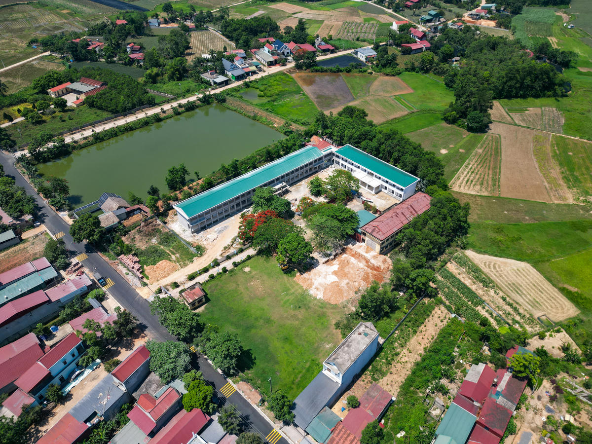 Theo ông Xuân, qua khảo sát, chính quyền địa phương xác định vị trí trường thi nhà Hậu Lê ở kinh đô Vạn Lại hiện là khu đất thuộc Trường Tiểu học Thuận Minh. Ảnh: Đình Minh