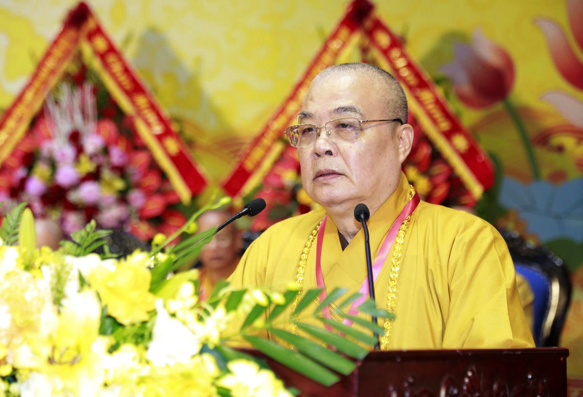 Trưởng lão Hòa thượng Thích Thanh Nhiễu, Phó Chủ tịch Thường trực Hội đồng Trị sự Giáo hội Phật giáo Việt Nam phát biểu chỉ đạo tại Đại hội. Ảnh: Nguyễn Chung.