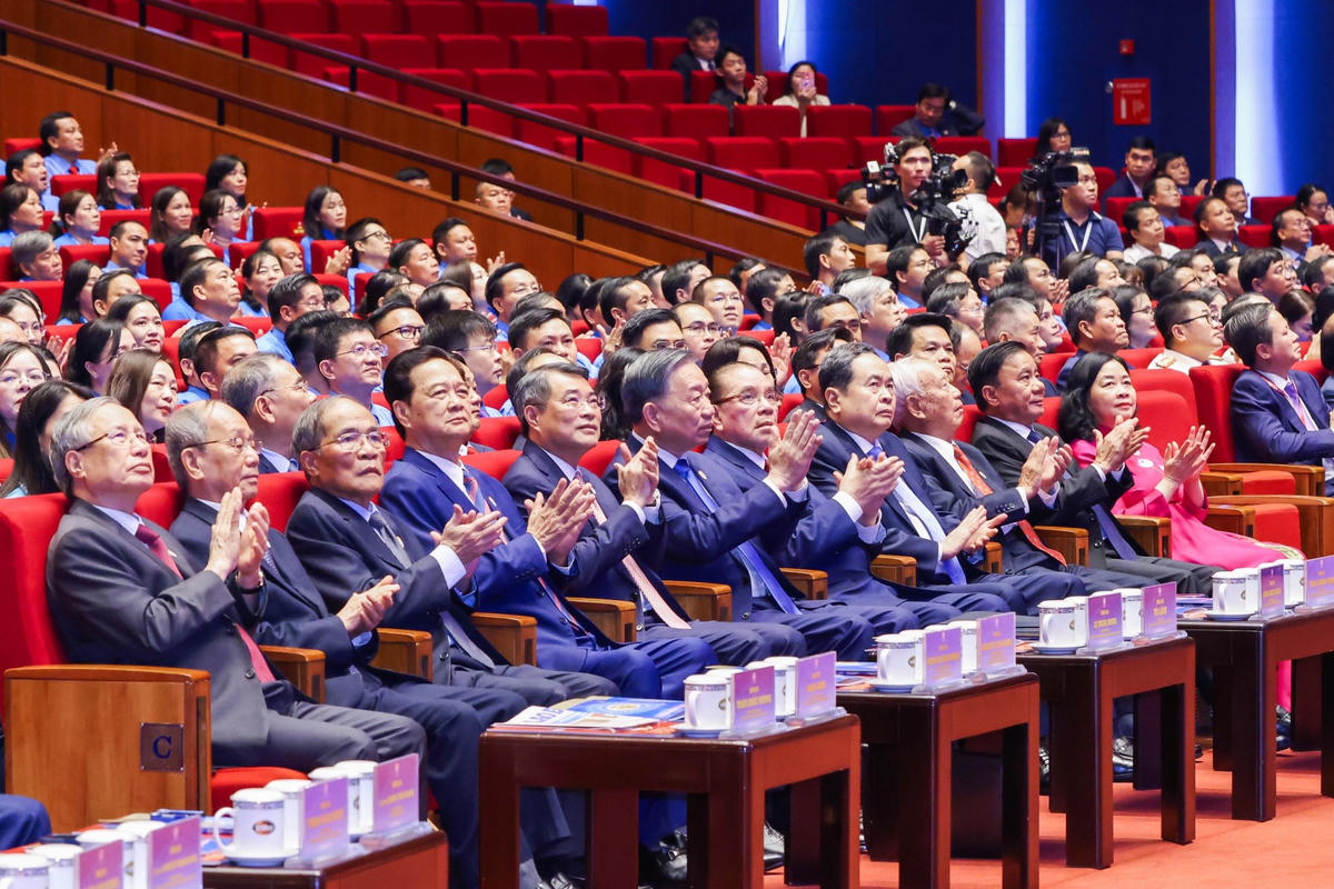 Tổng Bí thư, Chủ tịch nước Tô Lâm và lãnh đạo Đảng, Nhà nước, nguyên lãnh đạo Đảng, Nhà nước dự Đại hội. Ảnh: Quang Vinh