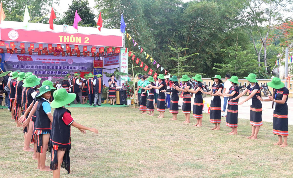 Các thôn của xã Phước Chánh tham dự&nbsp;Ngày hội văn hóa truyền thống của người Bhnong. Ảnh: TT.