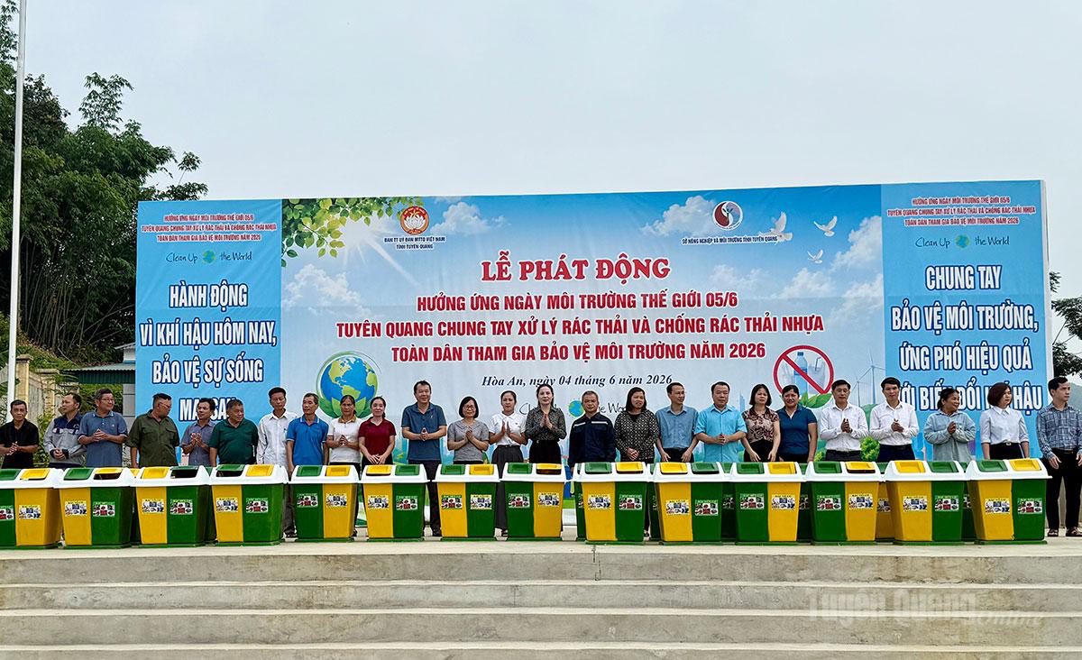 Phụ nữ Tuyên Quang phát động hưởng ứng Ngày Môi trường thế giới, Tuyên Quang chung tay xử lý rác thải và chống rác thải nhựa, toàn dân tham gia bảo vệ môi trường năm 2026 tại xã Hòa An.&nbsp;