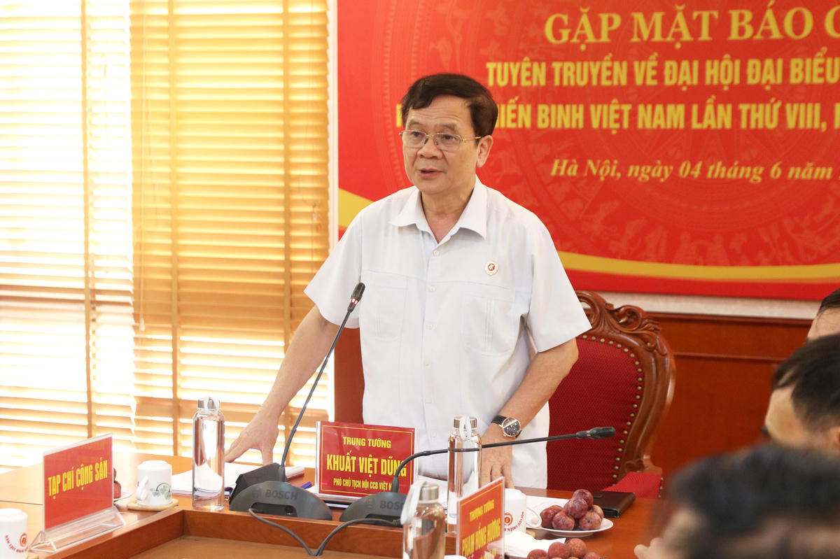 Trung tướng Khuất Việt Dũng - Phó Chủ tịch Hội Cựu chiến binh Việt Nam phát biểu tại buổi&nbsp;gặp mặt báo chí.