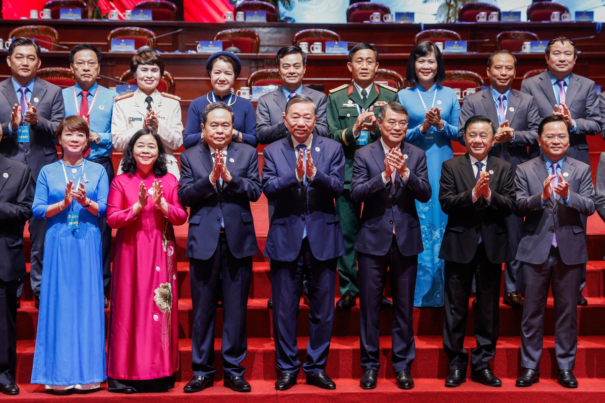 Lãnh đạo Đảng, Nhà nước, Ủy ban Trung ương MTTQ Việt Nam chụp ảnh lưu niệm tại Đại hội. Ảnh: Quang Vinh