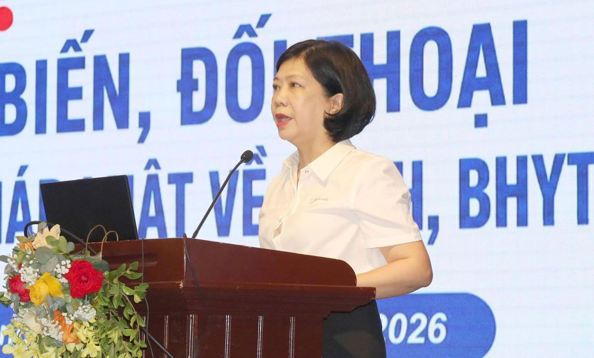 Bà Trần Thị Hương, Giám đốc BHXH thành phố Hải Phòng phát biểu tại hội nghị. Ảnh: MK.&nbsp;