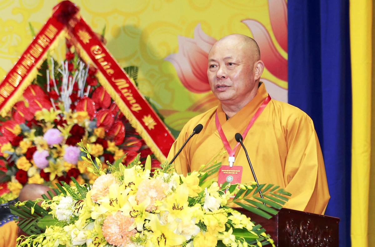 Thượng tọa Thích Tâm Định - Trưởng ban Trị sự GHPGVN tỉnh Thanh Hóa phát biểu tại Đại hội. Ảnh: Nguyễn Chung.