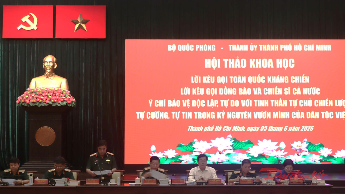 Đoàn Chủ tịch điều hành hội thảo khoa học. Ảnh: T.Luân.