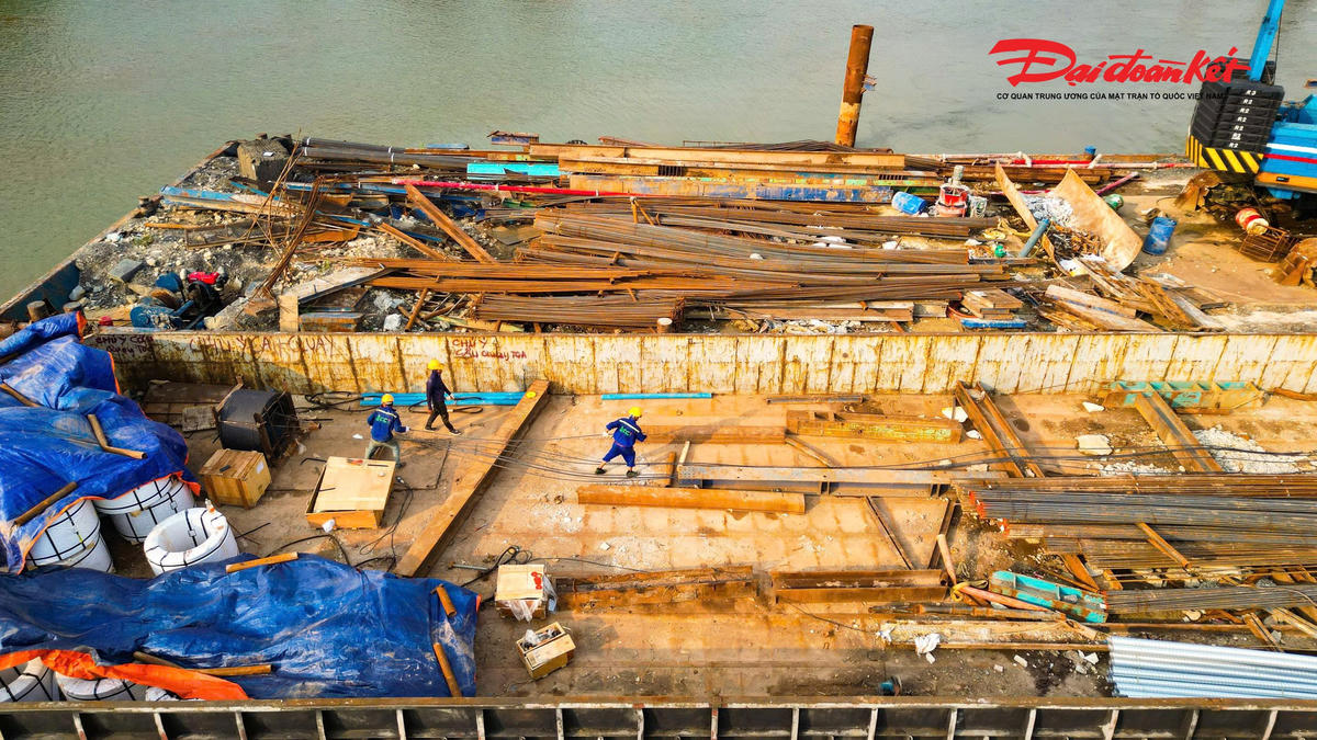 Tăng tốc thi công cầu Mễ Sở, nhiều hạng mục đã thành hình