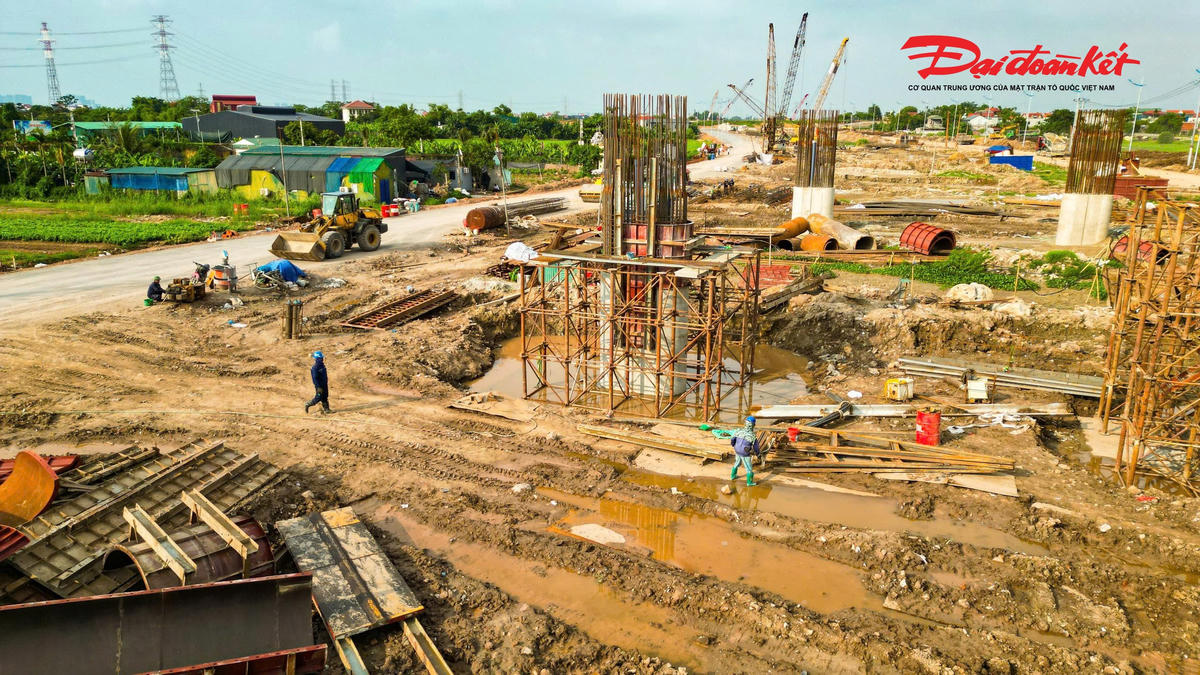 Tăng tốc thi công cầu Mễ Sở, nhiều hạng mục đã thành hình