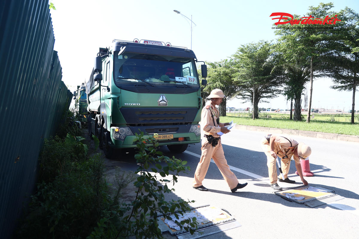 Hà Nội xử lý hơn 1.600 xe tải, xe đầu kéo vi phạm trong 20 ngày