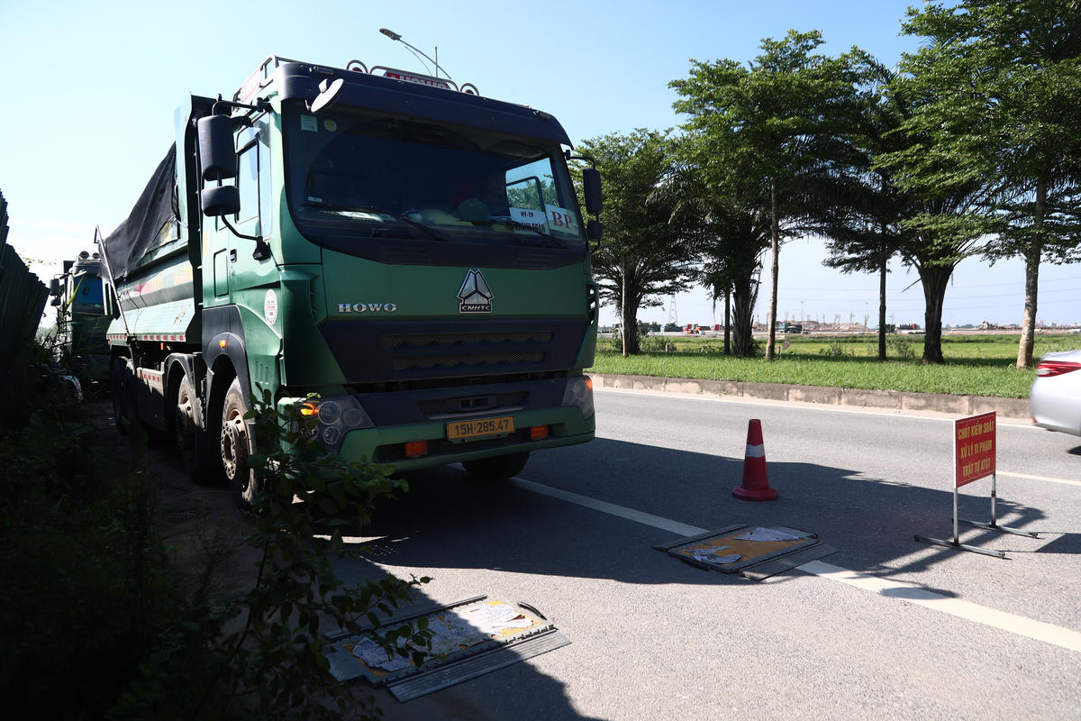 Hà Nội xử lý hơn 1.600 xe tải, xe đầu kéo vi phạm trong 20 ngày