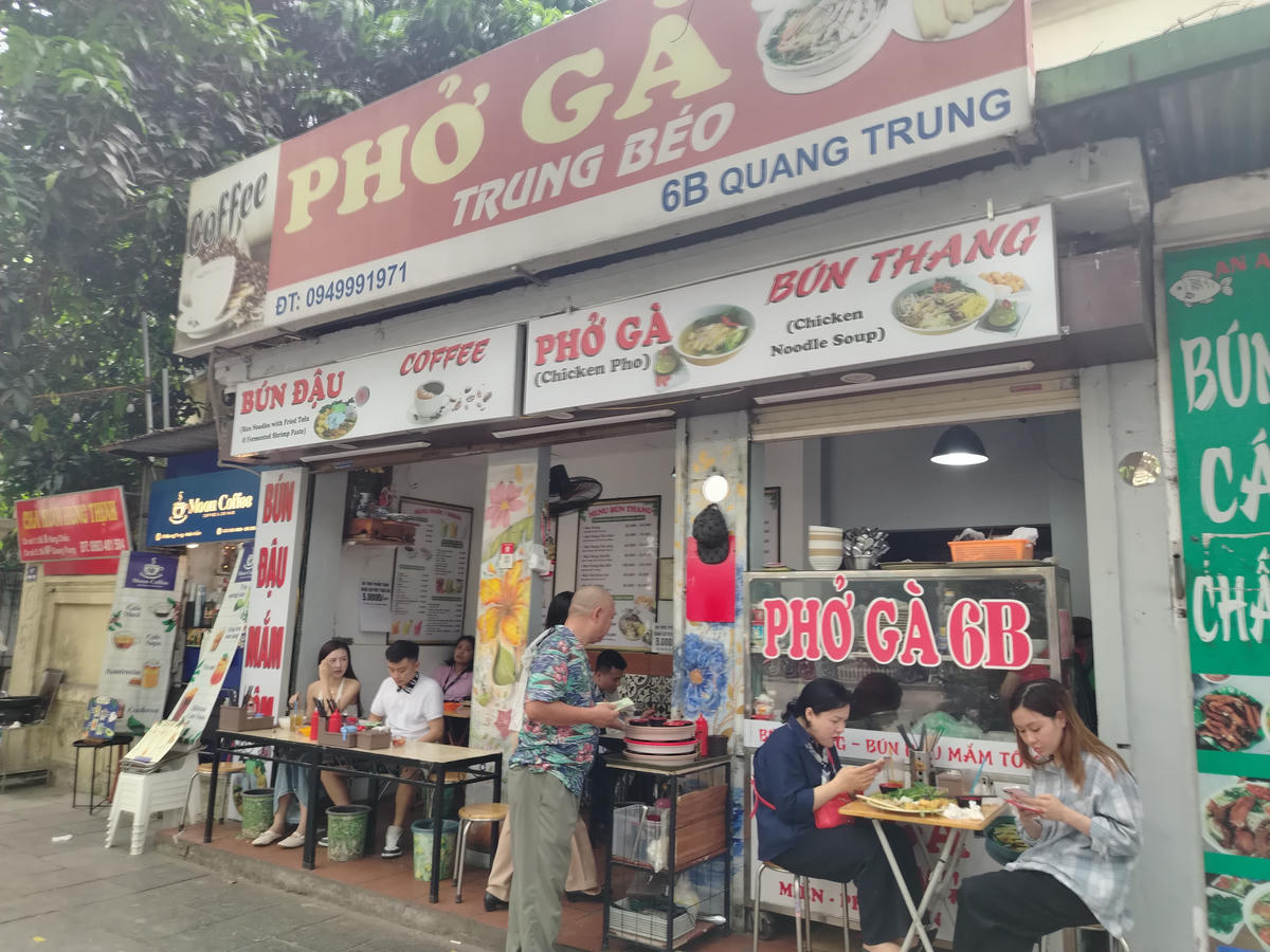 Chi phí sinh hoạt gia tăng. Ảnh: H.H.