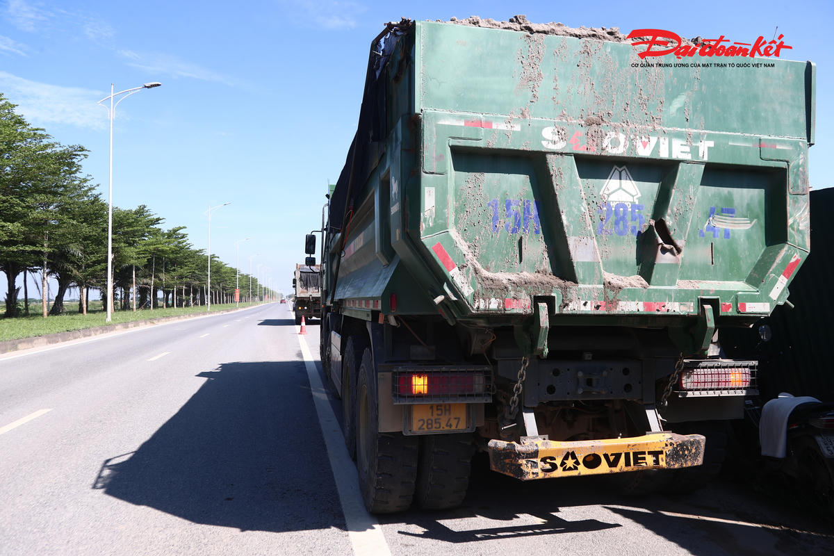 Hà Nội xử lý hơn 1.600 xe tải, xe đầu kéo vi phạm trong 20 ngày
