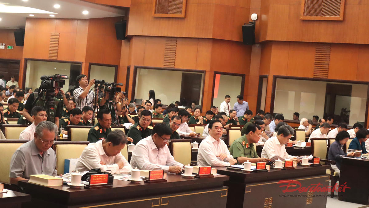 Các đại biểu tham dự hội thảo khoa học. Ảnh: T.Luân.