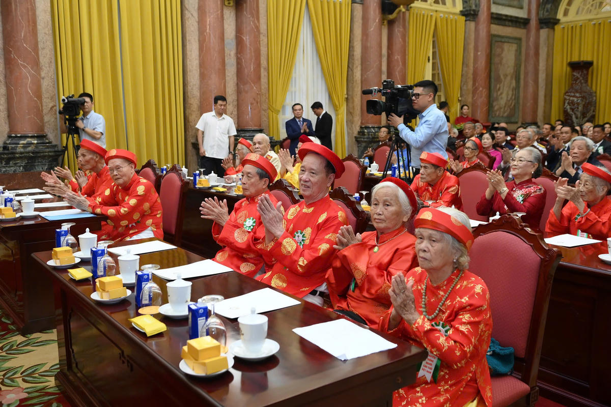 Các đại biểu người cao tuổi tiêu biểu toàn quốc dự buổi gặp mặt. Ảnh: Đăng Khoa