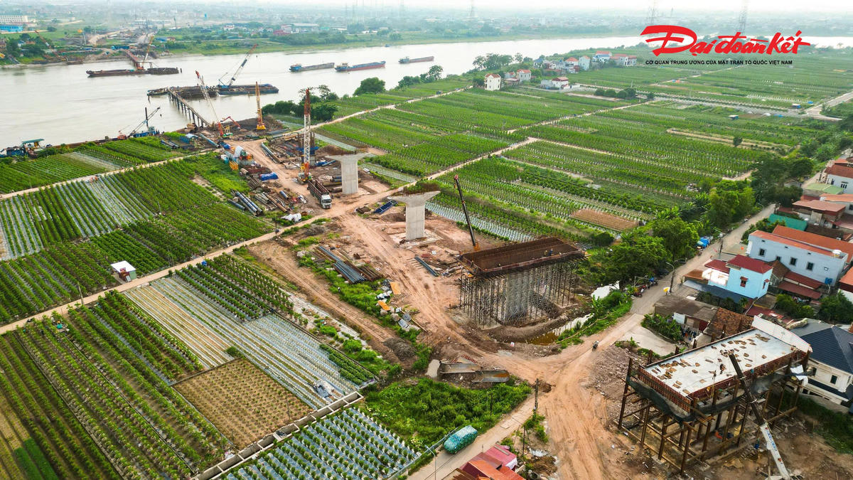 Tăng tốc thi công cầu Mễ Sở, nhiều hạng mục đã thành hình