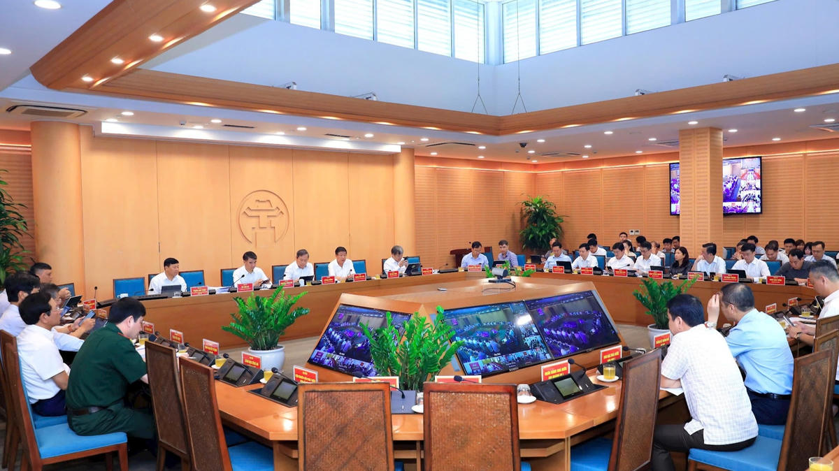 Quang cảnh phiên họp tập thể UBND TP Hà Nội thường kỳ tháng 6.