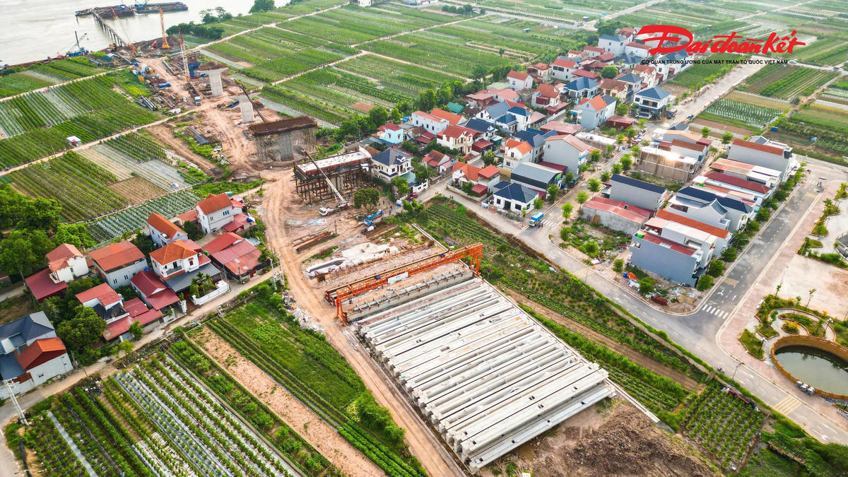 Tăng tốc thi công cầu Mễ Sở, nhiều hạng mục đã thành hình