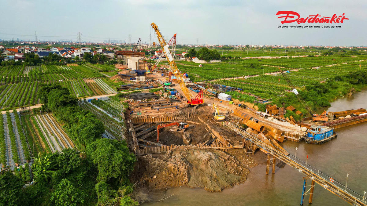 Tăng tốc thi công cầu Mễ Sở, nhiều hạng mục đã thành hình