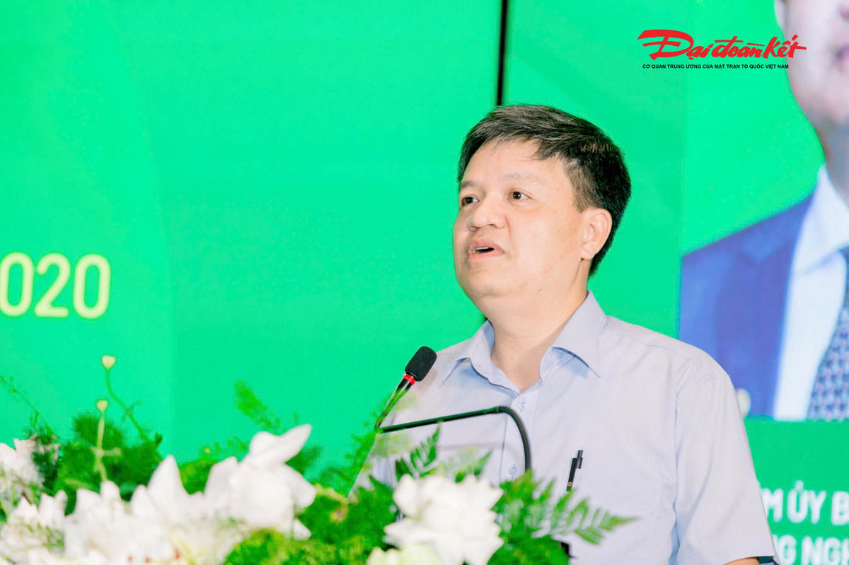 Ông Tạ Đình Thi - Phó Chủ nhiệm Ủy ban Khoa học, Công nghệ và Môi trường của Quốc hội phát biểu tại Diễn đàn. Ảnh: ĐB