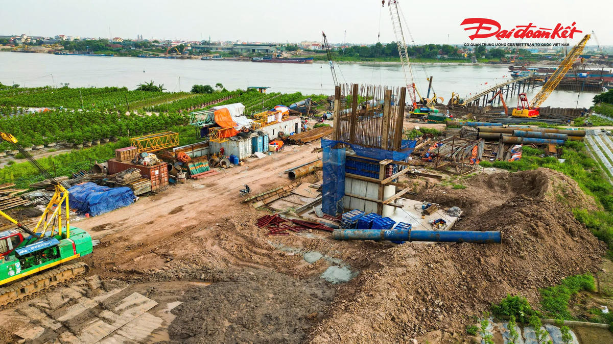 Tăng tốc thi công cầu Mễ Sở, nhiều hạng mục đã thành hình
