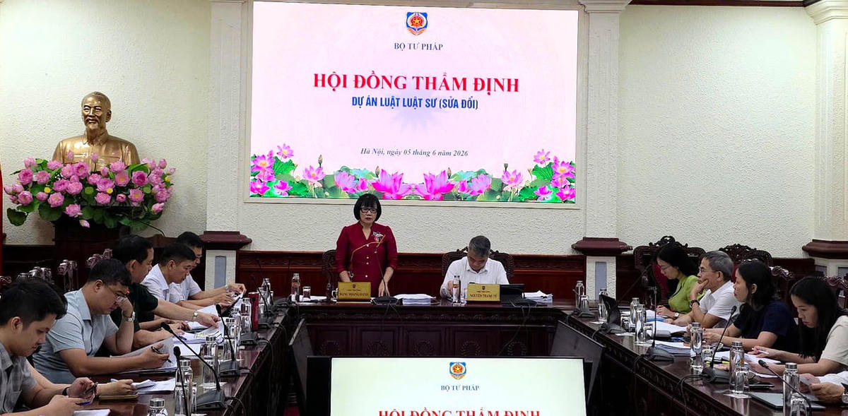 Thứ trưởng Bộ Tư pháp Đặng Hoàng Oanh.