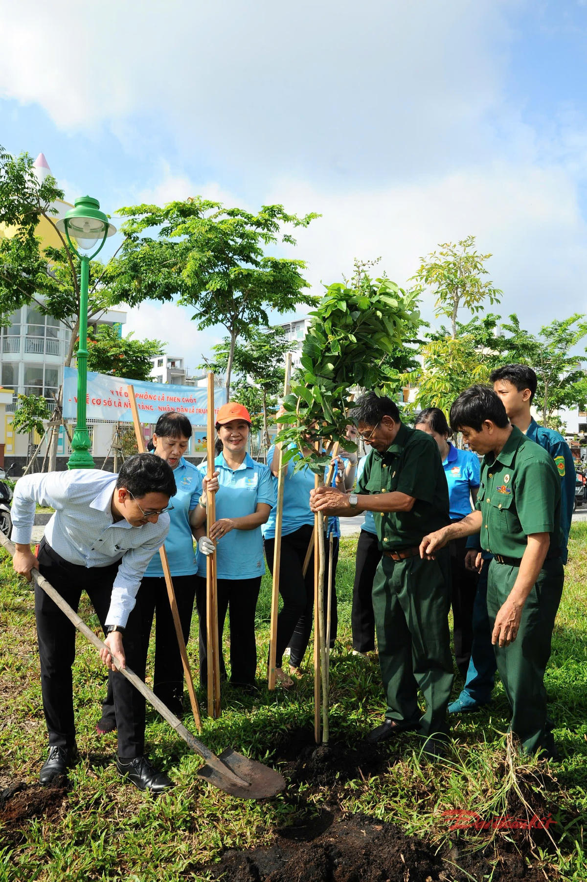 TP Hồ Chí Minh đồng loạt phát động phong trào thi đua ‘Toàn dân chung tay bảo vệ môi trường, vì một Việt Nam xanh - sạch - đẹp’