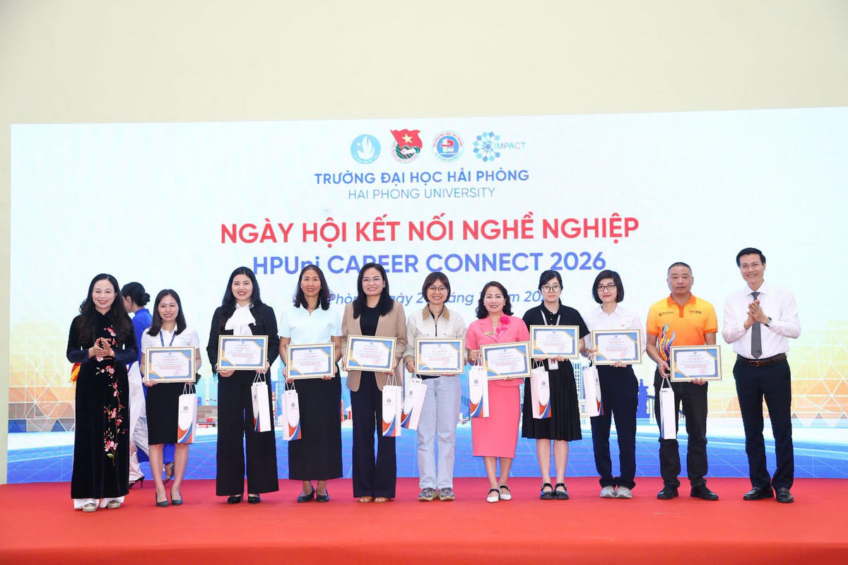Ngày hội Kết nối nghề nghiệp tại trường Đại học Hải Phòng vào tháng 3/2026. Ảnh: HP.&nbsp;