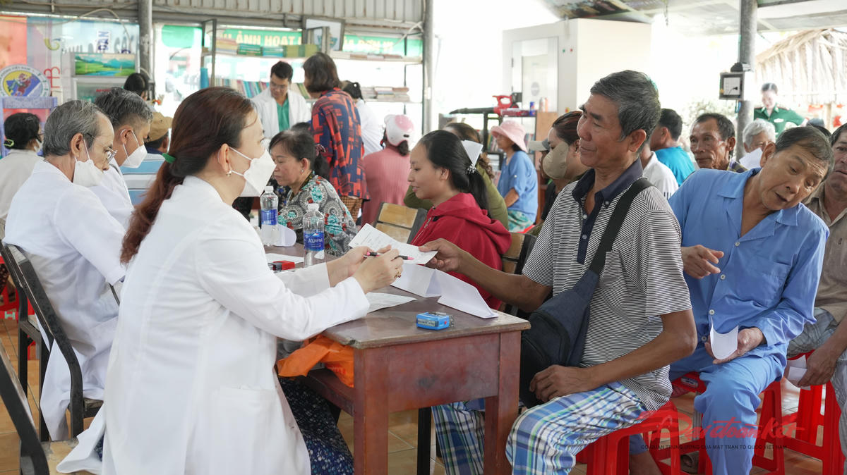 TP Hồ Chí Minh: Tích cực thực hiện phong trào toàn dân tham gia bảo vệ chủ quyền lãnh thổ, an ninh biên giới quốc gia trong tình hình mới