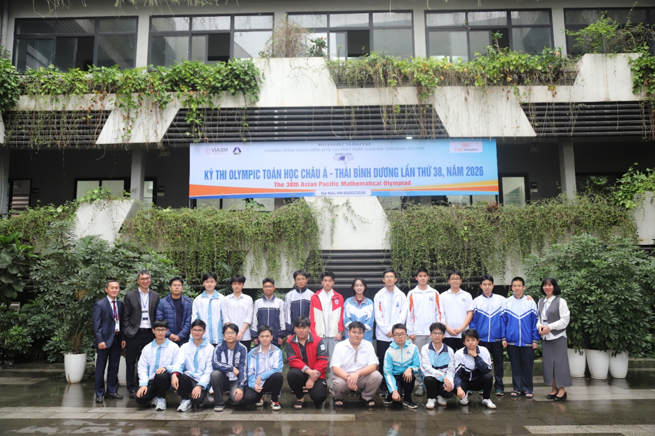 Đội tuyển Việt Nam tham dự Olympic toán Châu Á Thái Bình Dương. Ảnh: Bộ GDĐT.
