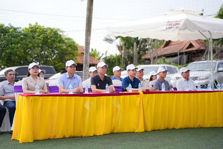 Các đại biểu tham dự.