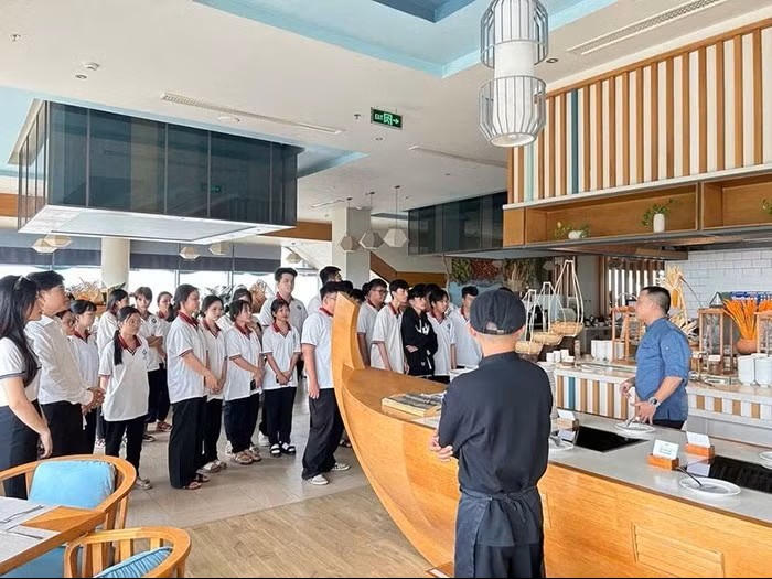 Sinh viên Trường Cao đẳng Kỹ thuật Công nghệ Bà Rịa - Vũng Tàu thực tập tại doanh nghiệp. Ảnh: NTCC.