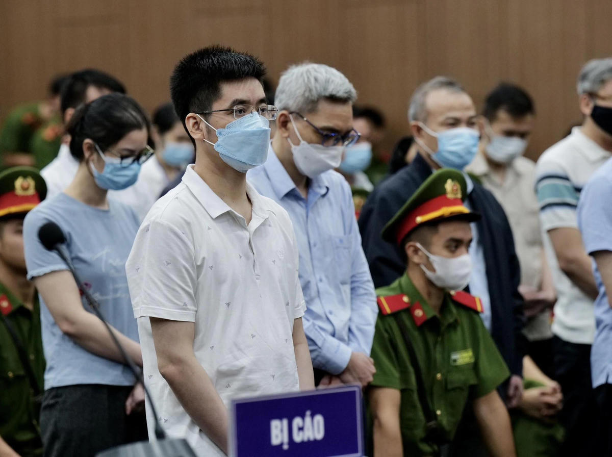 Các bị cáo trong vụ án "chuyến bay giải cứu”.