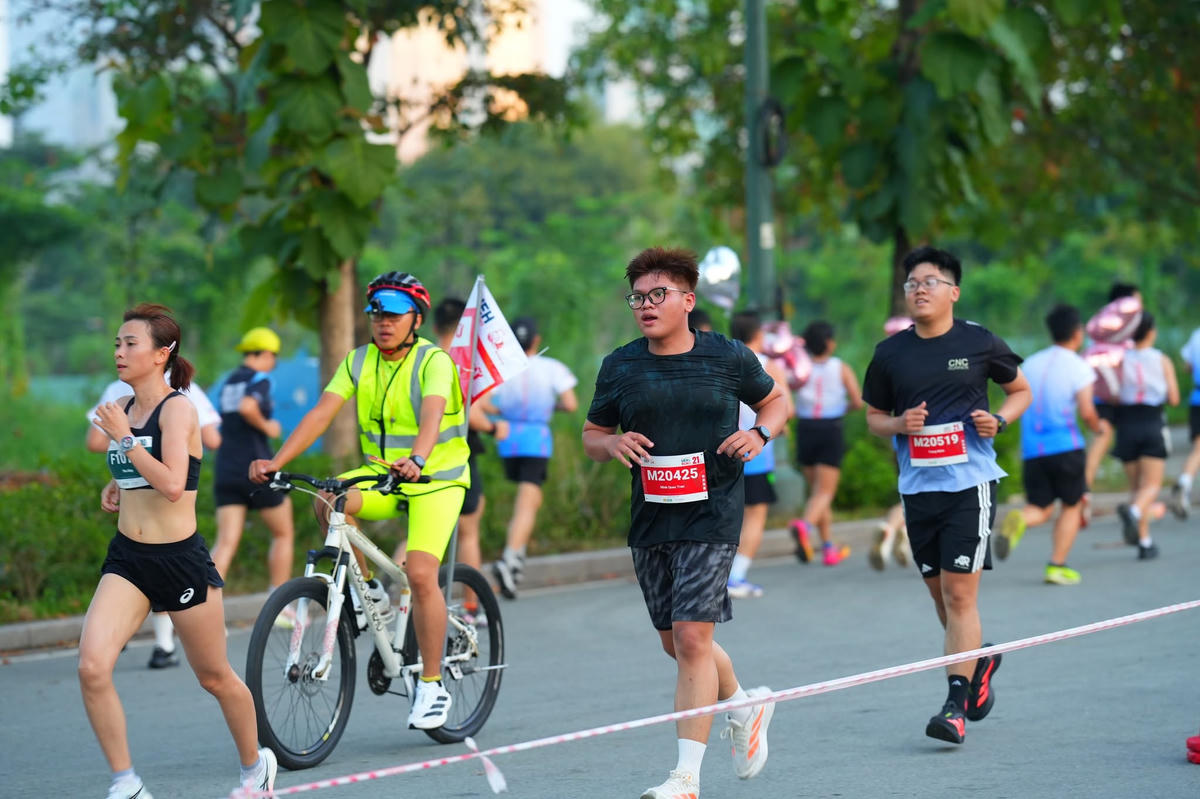 Hơn 4.000 người tham gia giải chạy gây quỹ giáo dục và phát triển cộng đồng