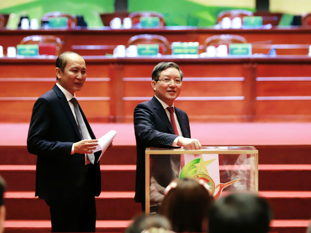 Các đại biểu bỏ phiếu bầu&nbsp;Ban Chấp hành Trung ương Hội Nông dân Việt Nam khóa IX, nhiệm kỳ 2026 – 2031.