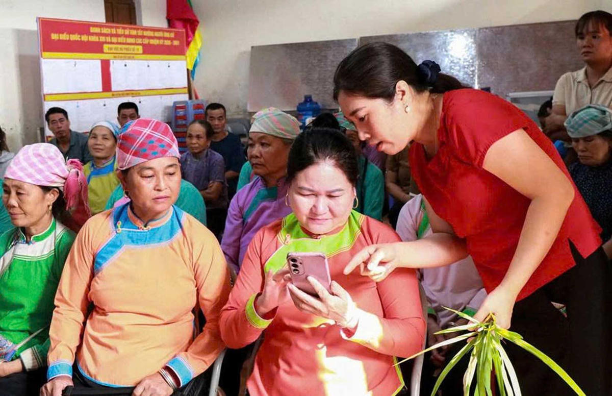 Khơi thông “mạch số” từ thôn bản