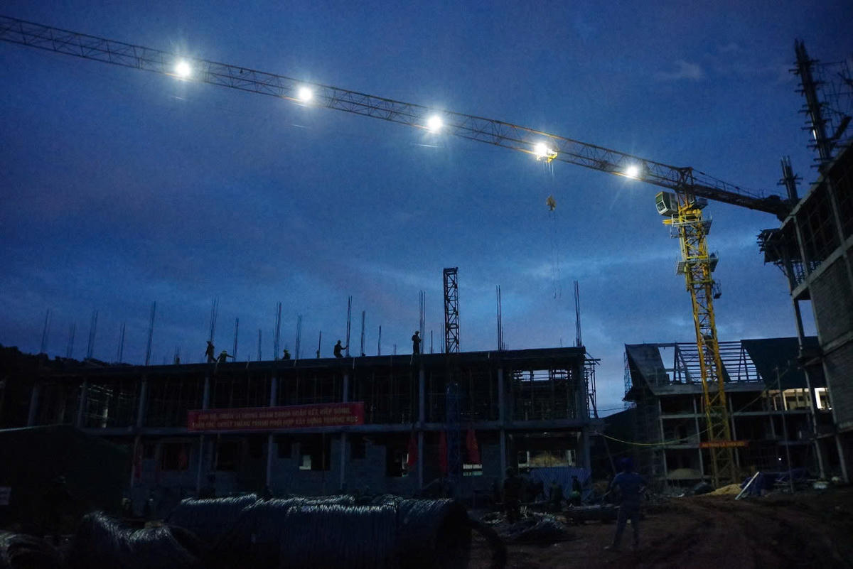 Quảng Trị huy động 300 cán bộ, chiến sĩ hỗ trợ xây dựng trường nội trú