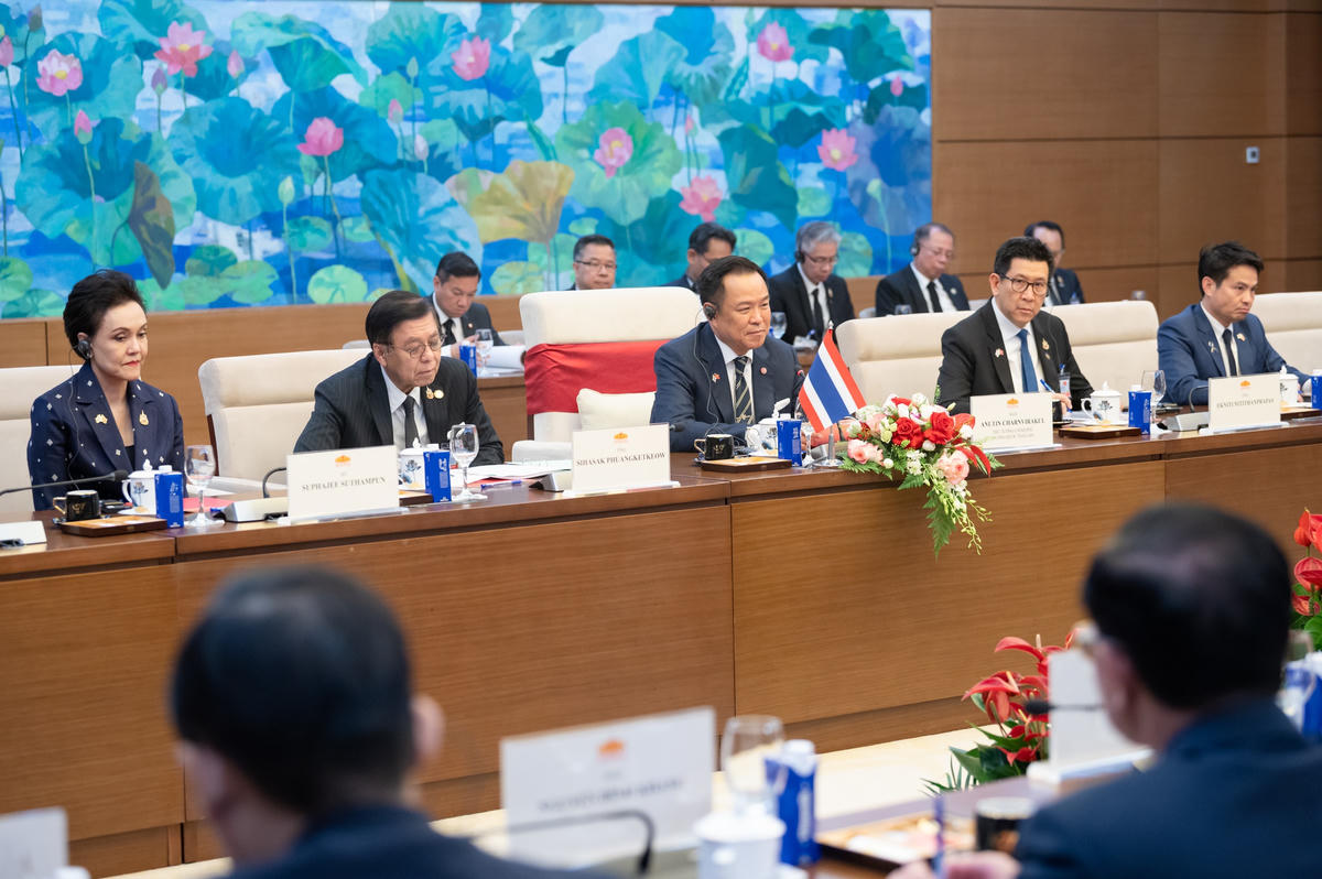 Thủ tướng Thái Lan Anutin Charnvirakul phát biểu tại cuộc hội kiến. Ảnh: Phạm Thắng