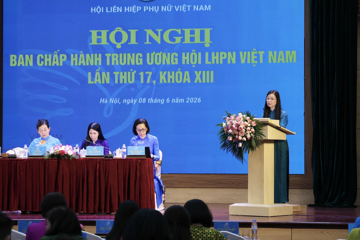 Lãnh đạo Trung ương Hội Liên hiệp Phụ nữ Việt Nam phát biểu tại hội nghị. Ảnh: PV